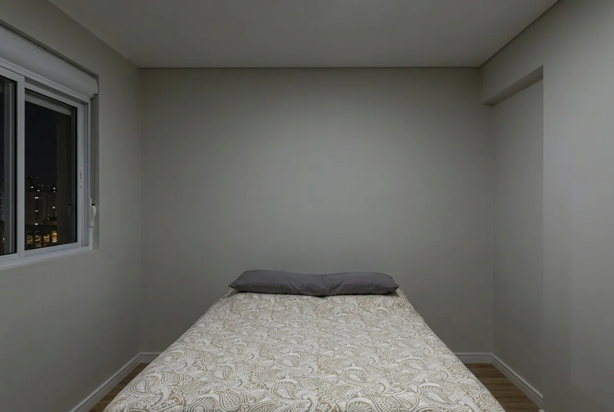 Quarto antes da transformaÃ§Ã£o com mobiliÃ¡rio de dormitÃ³rio